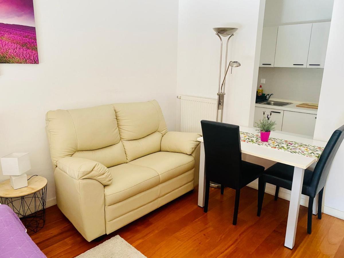 Nova Galerija Studio Ema I Apartman Anita- Parking In Garage Zagrzeb Zewnętrze zdjęcie