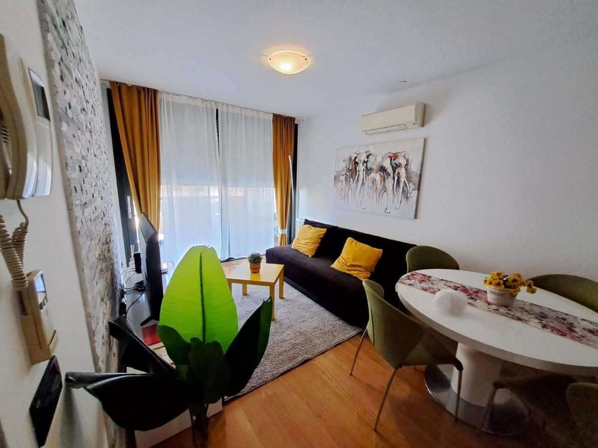 Nova Galerija Studio Ema I Apartman Anita- Parking In Garage Zagrzeb Zewnętrze zdjęcie