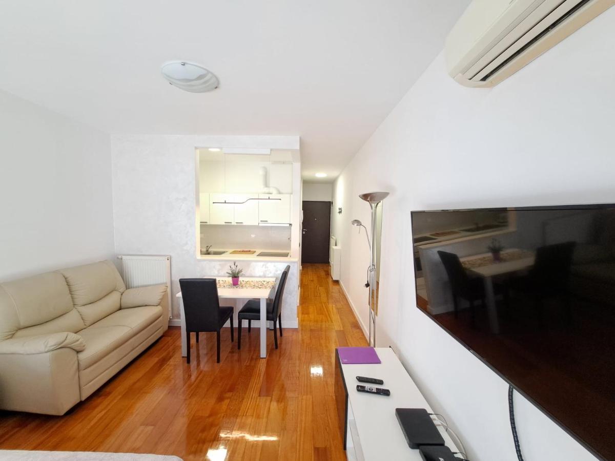 Nova Galerija Studio Ema I Apartman Anita- Parking In Garage Zagrzeb Zewnętrze zdjęcie