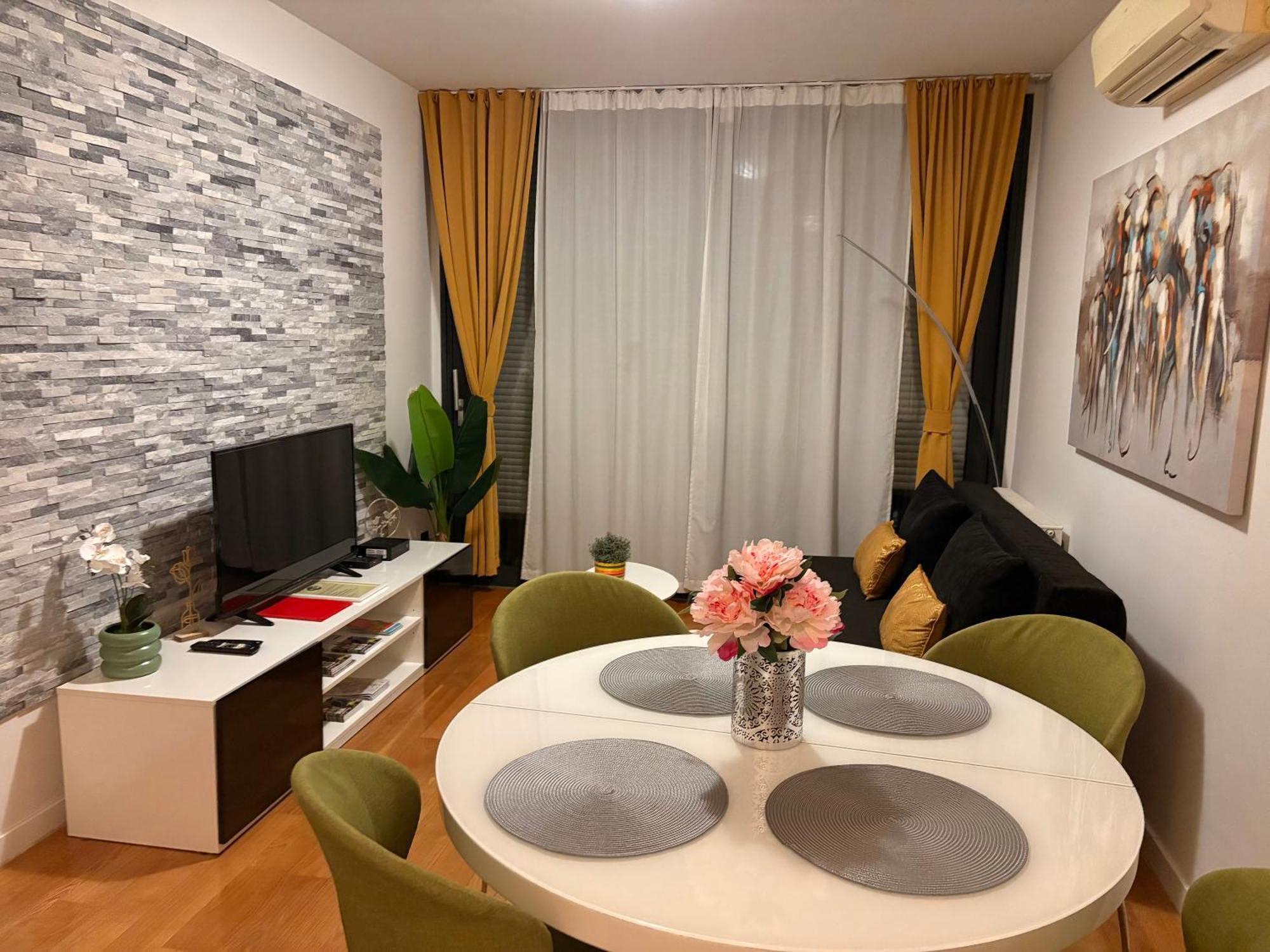 Nova Galerija Studio Ema I Apartman Anita- Parking In Garage Zagrzeb Zewnętrze zdjęcie